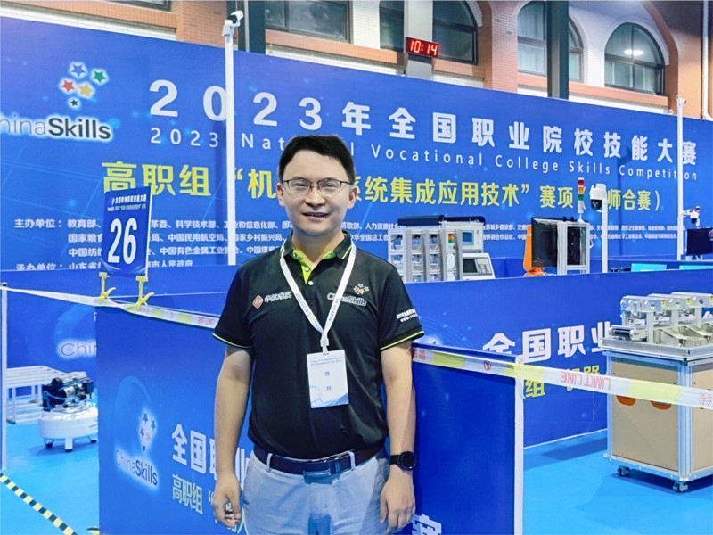 1732532245107949.jpg 朱涛_副本.jpg